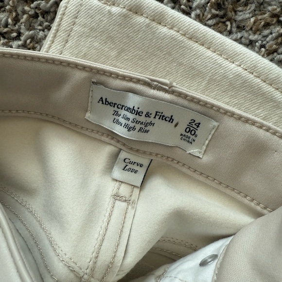Abercrombie & Fitch The Slim Straight Ultra High Rise Cream Pants | Size 24 - Picture 5 of 5